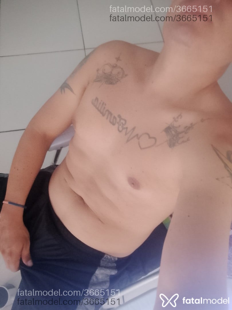 Acompanhante homem com cabelo castanho de olhos castanhos - Danniel