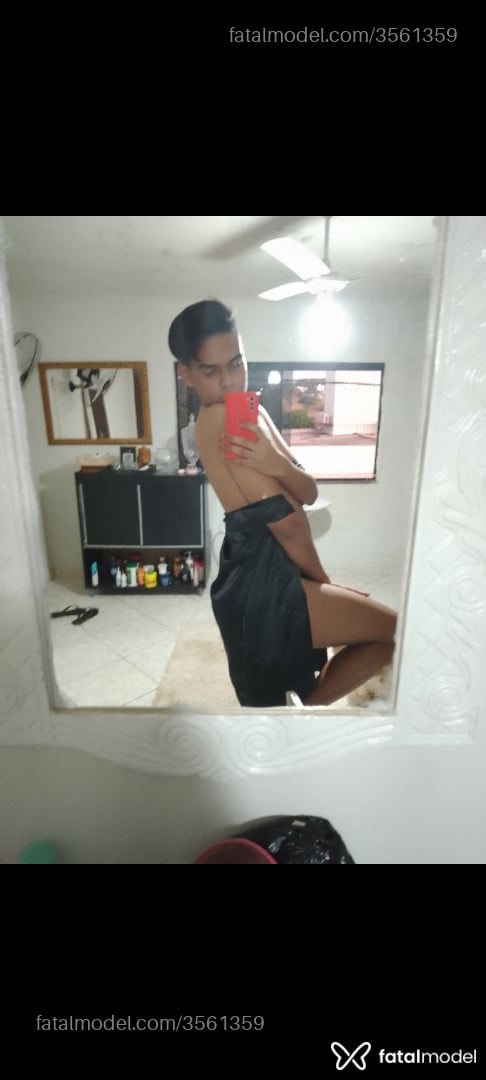 Acompanhante mulher trans com cabelo castanho de olhos castanhos - Ninfetinhs