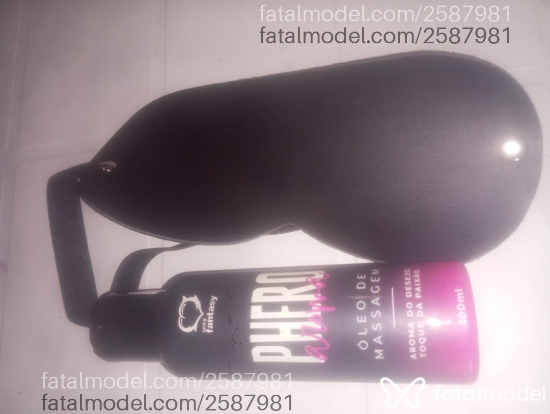 Acompanhante homem com cabelo castanho de olhos pretos - Sky