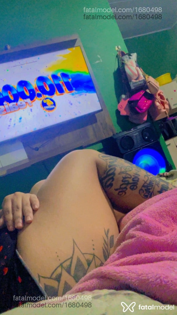 Acompanhante mulher morena (o) de olhos castanhos - Thifany Rufinno