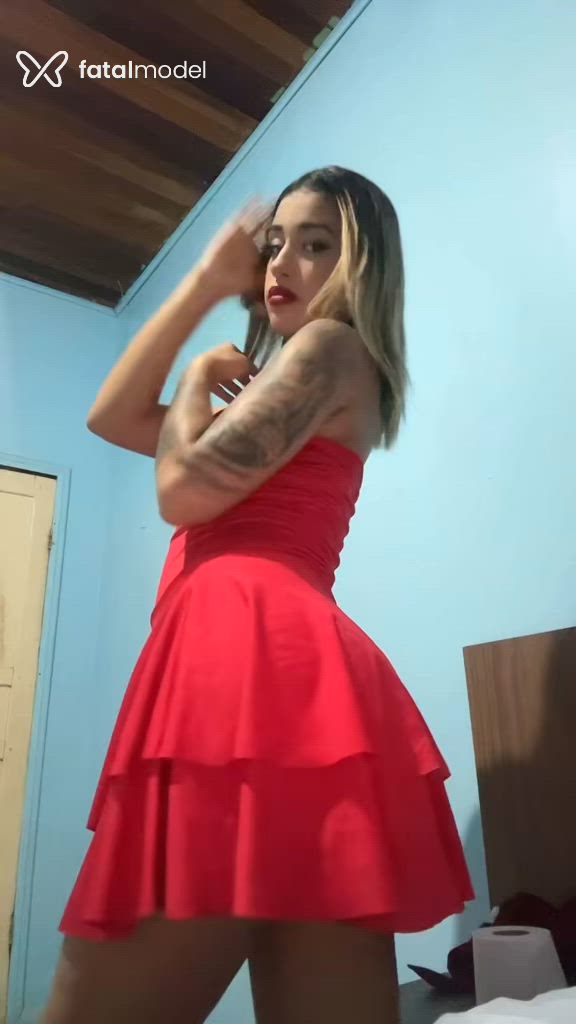 Acompanhante mulher loira (o) de olhos castanhos - Angel