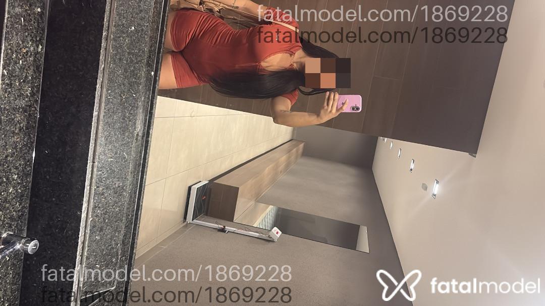 Acompanhante mulher morena (o) de olhos pretos - Yngrid