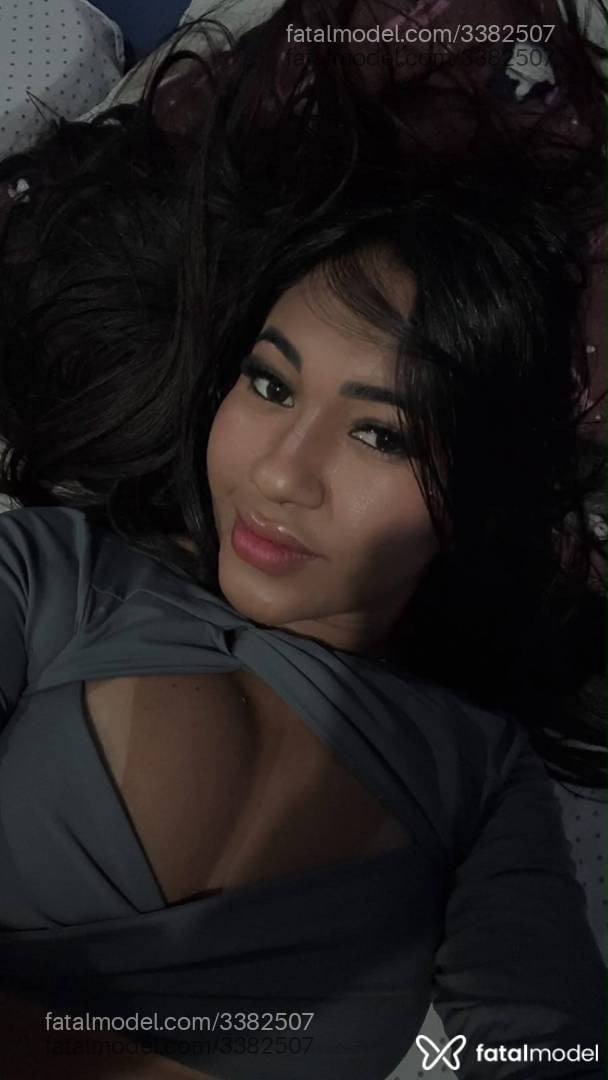 Acompanhante mulher morena (o) de olhos pretos - Tayná Costa