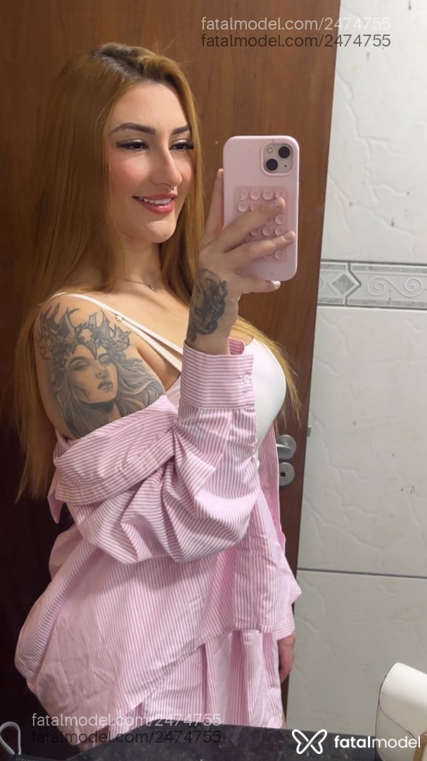 Acompanhante mulher loira (o) de olhos castanhos - Rafaa Lima