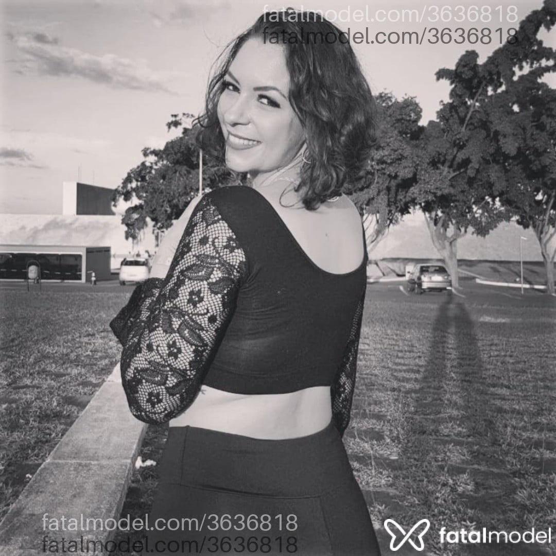 Acompanhante mulher com cabelo castanho de olhos castanhos - Angel Scarlett Acompanhante mulher com cabelo castanho de olhos castanhos - Angel Scarlett