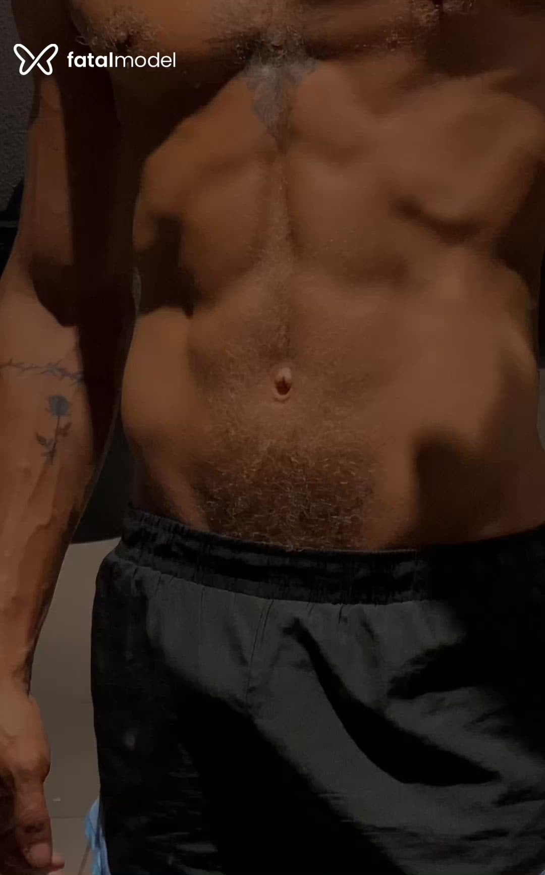 Acompanhante homem com cabelo castanho de olhos castanhos - Pietro Acompanhante homem com cabelo castanho de olhos castanhos - Pietro