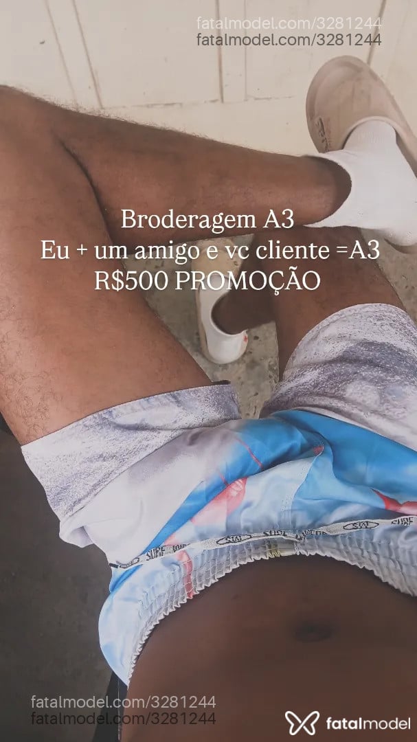 Acompanhante homem morena (o) de olhos castanhos - Oliver