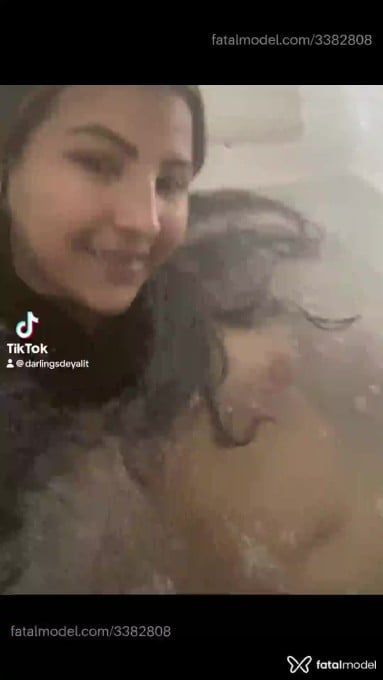 Acompanhante mulher morena (o) de olhos mel - Morena