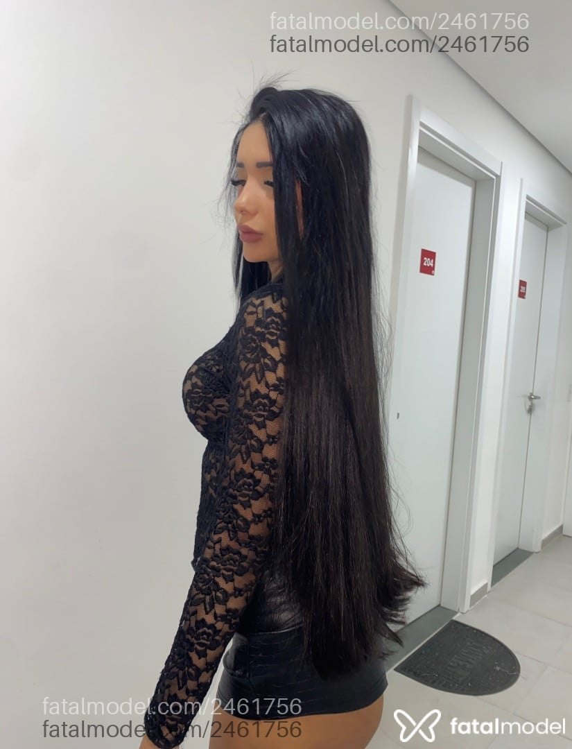 Acompanhante mulher trans morena (o) de olhos castanhos - Mariana