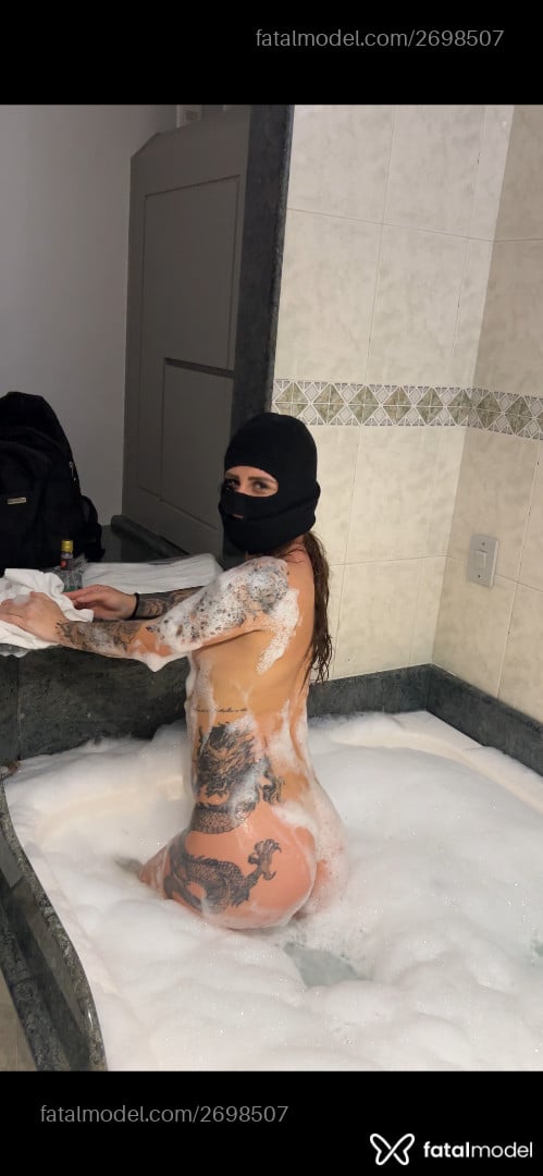 Acompanhante mulher loira (o) de olhos verdes - Yasmin Santory