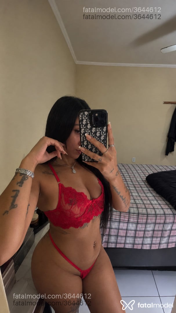 Acompanhante mulher morena (o) de olhos castanhos - Débora