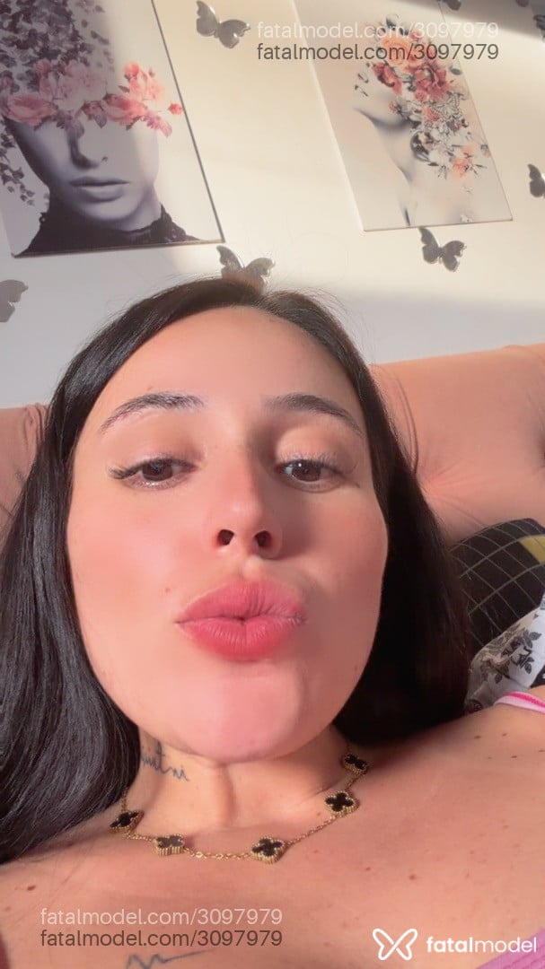 Acompanhante mulher com cabelo castanho de olhos castanhos - Morena