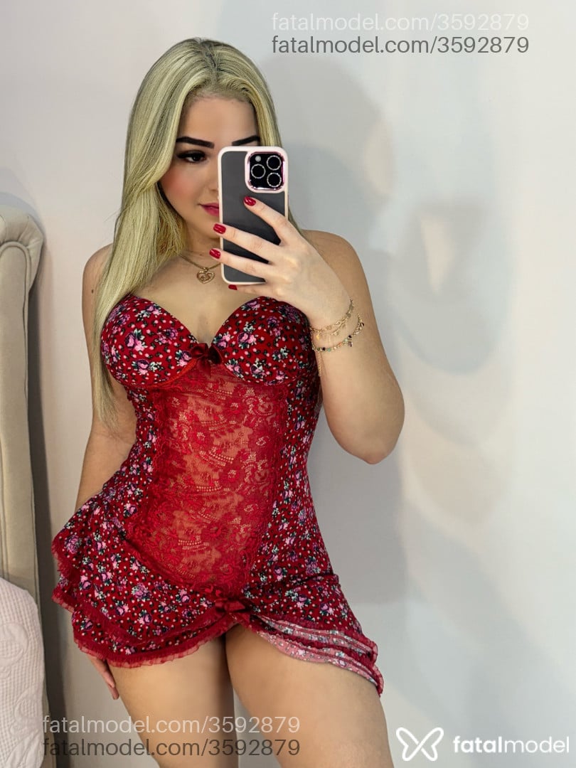 Acompanhante mulher loira (o) de olhos castanhos - Loirag