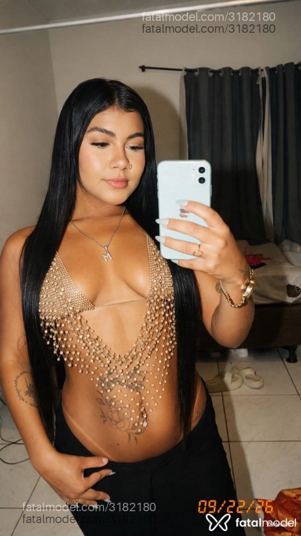 Acompanhante mulher morena (o) de olhos pretos - Luany