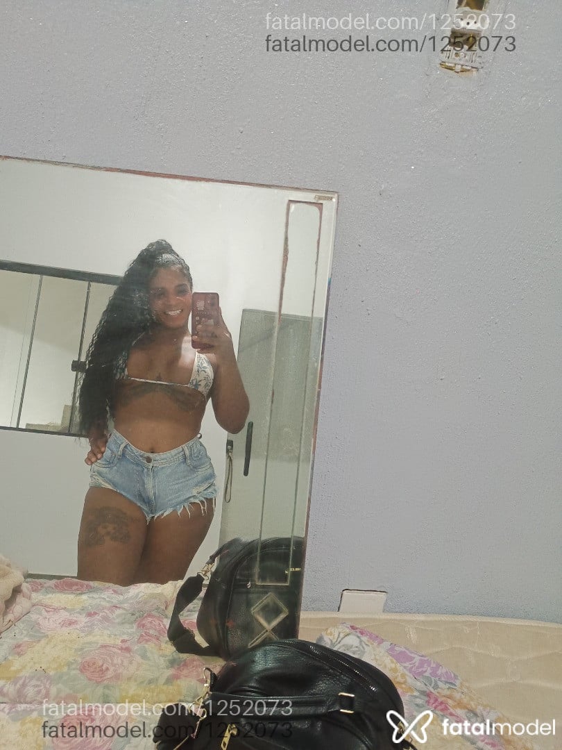 Acompanhante travesti morena (o) de olhos castanhos - Julia índia