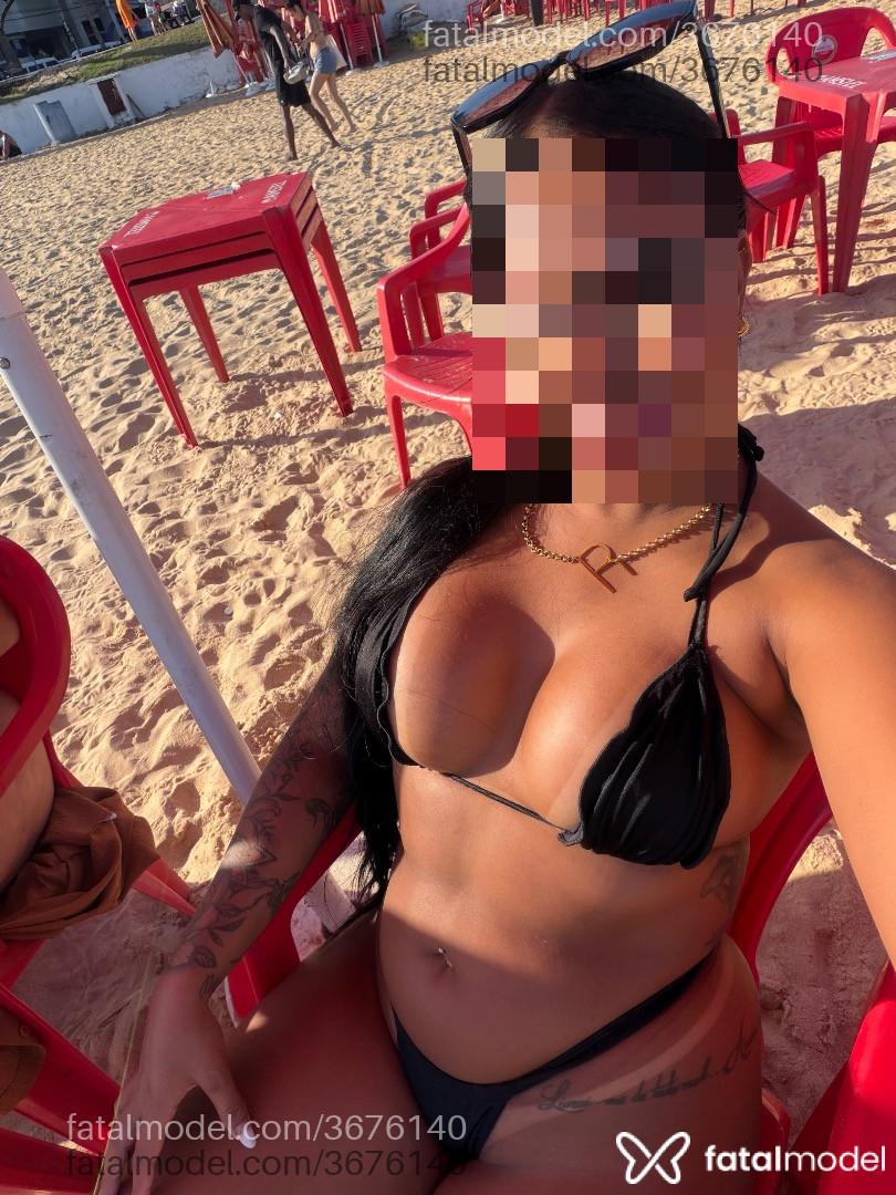 Acompanhante mulher loira (o) de olhos pretos - Ísis Bahianinha