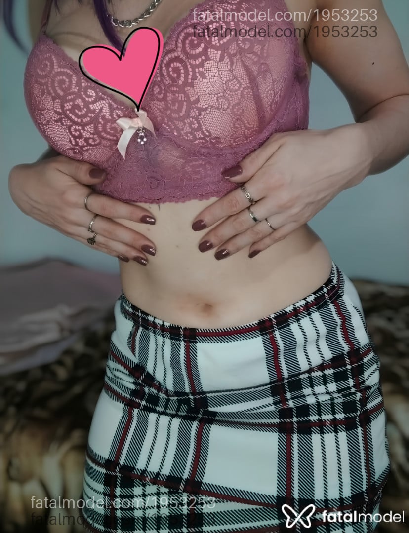 Acompanhante mulher com cabelo colorido de olhos castanhos - Alyssa