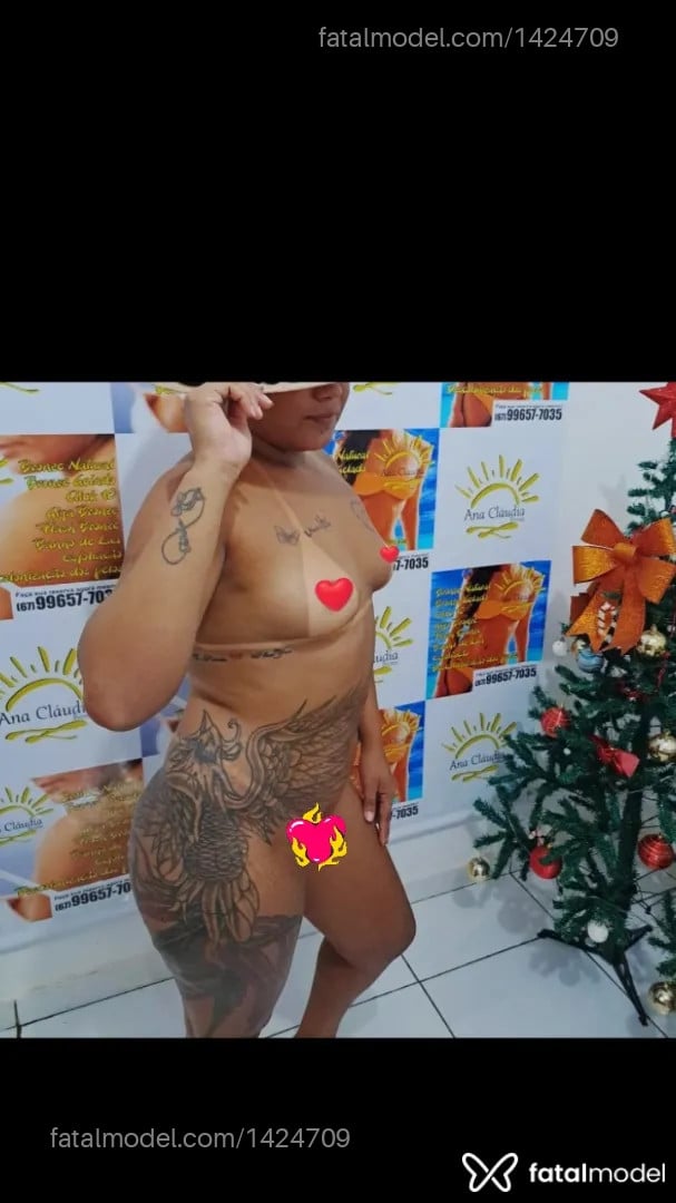 Acompanhante mulher loira (o) de olhos cinza - Cris Santos