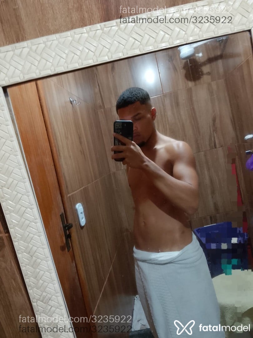 Acompanhante homem morena (o) de olhos castanhos - Phelipe Salles