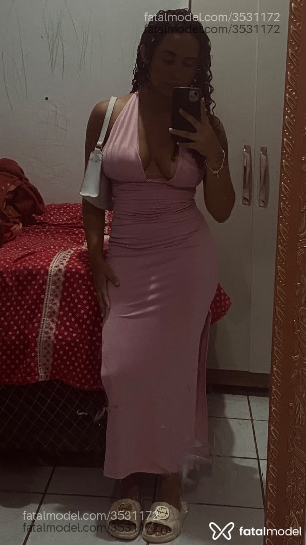 Acompanhante mulher com cabelo castanho de olhos castanhos - Thayna Sophia