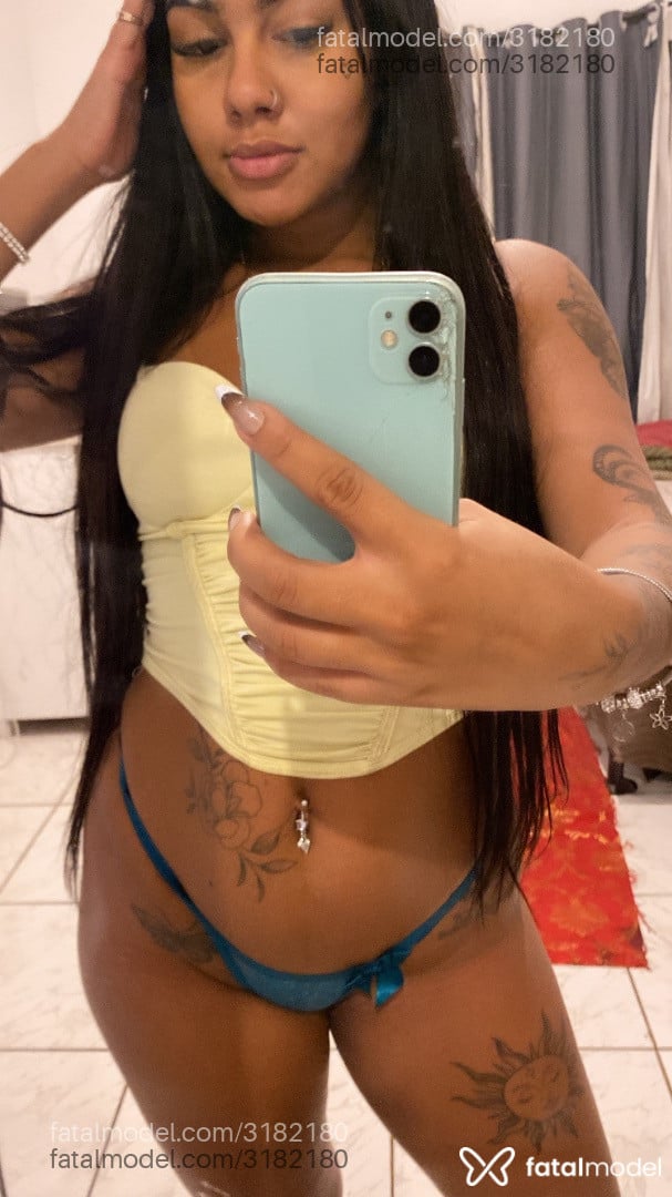 Acompanhante mulher morena (o) de olhos pretos - Luany