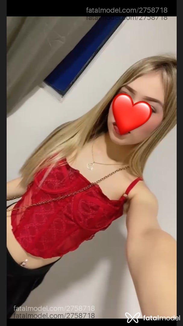 Acompanhante mulher loira (o) de olhos castanhos - lya Ester