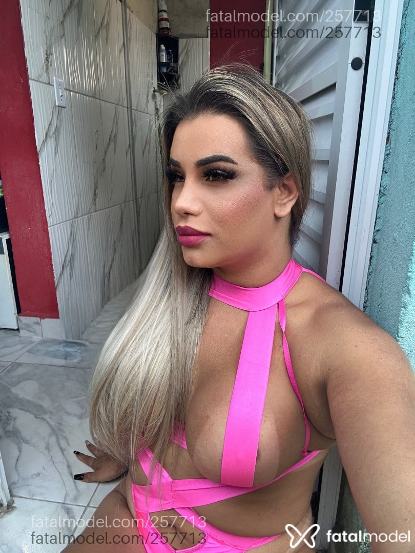 Acompanhante travesti loira (o) de olhos mel - Fanny