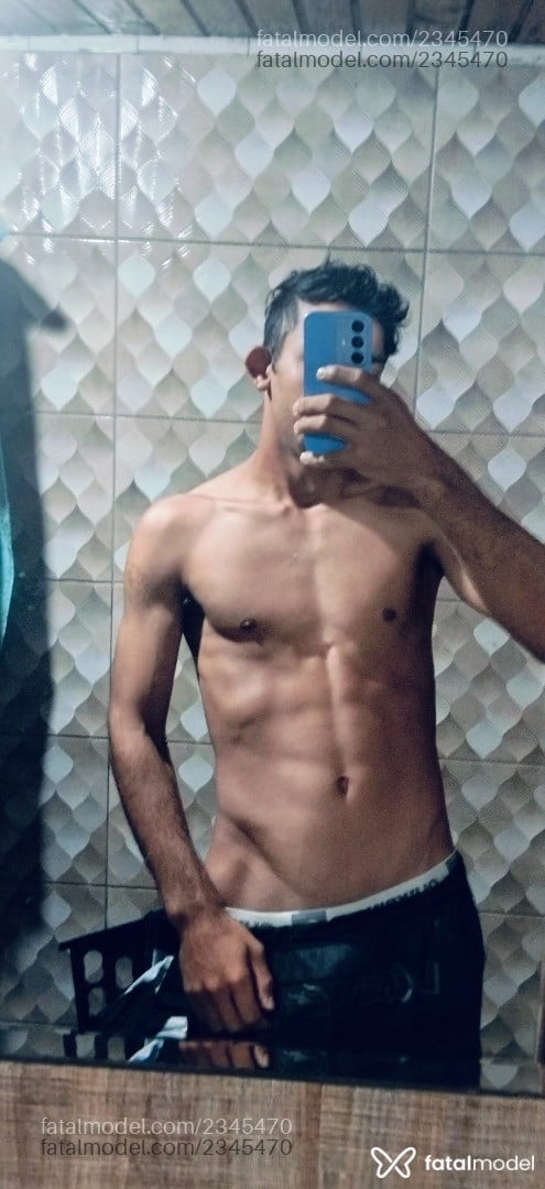 Acompanhante homem morena (o) de olhos castanhos - Alessandro