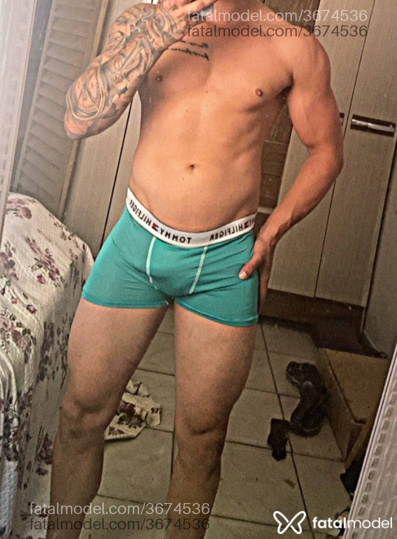 Acompanhante homem morena (o) de olhos castanhos - Henrique