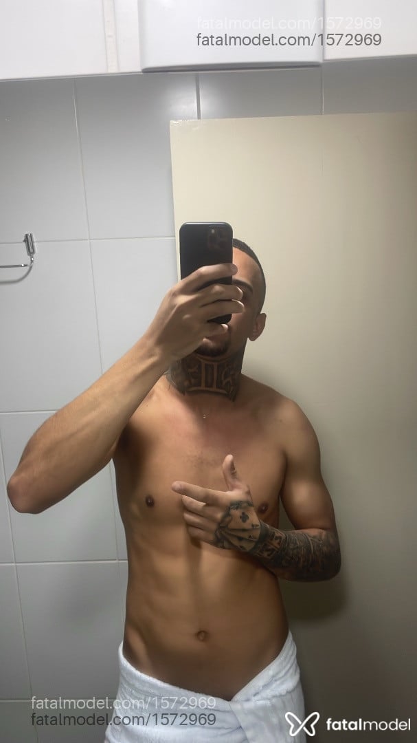 Acompanhante homem morena (o) de olhos castanhos - Maloka Dom