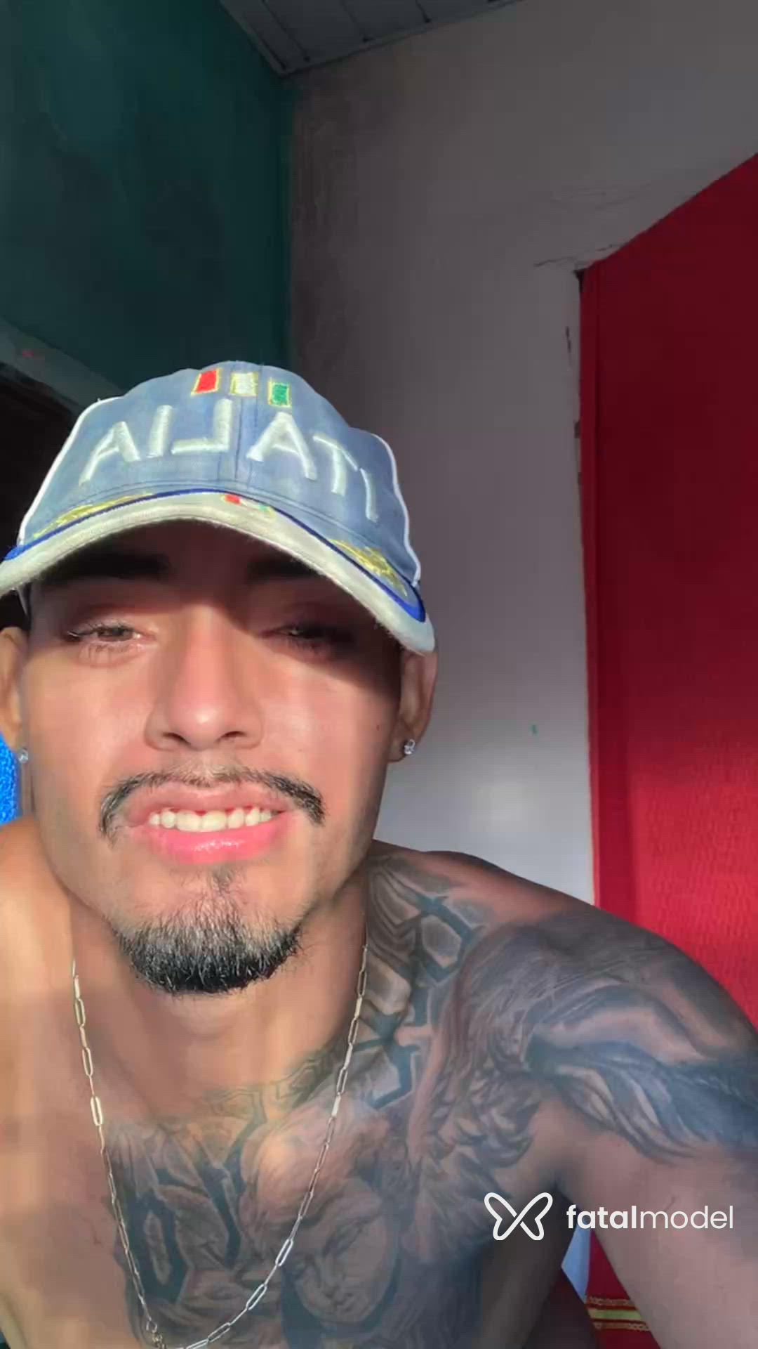 Acompanhante homem morena (o) de olhos pretos - NINHO
