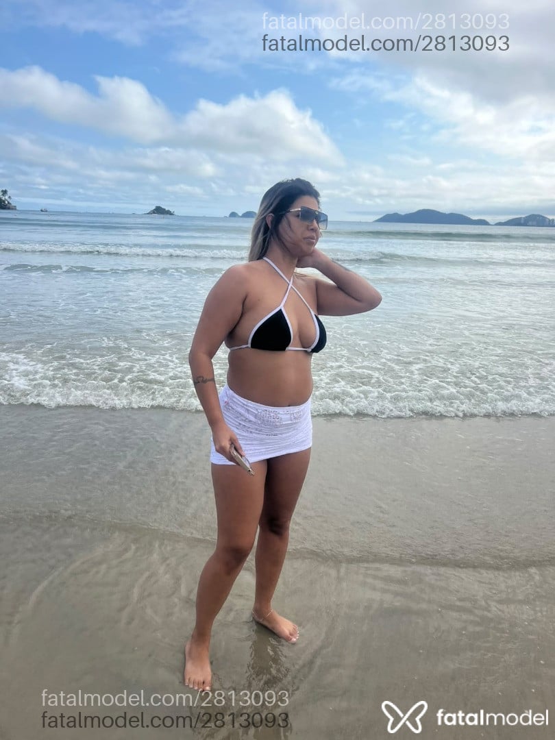 Acompanhante mulher loira (o) de olhos castanhos - Stefanny