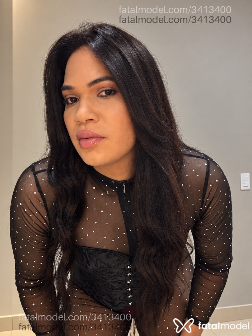Acompanhante mulher trans loira (o) de olhos pretos - Bruna