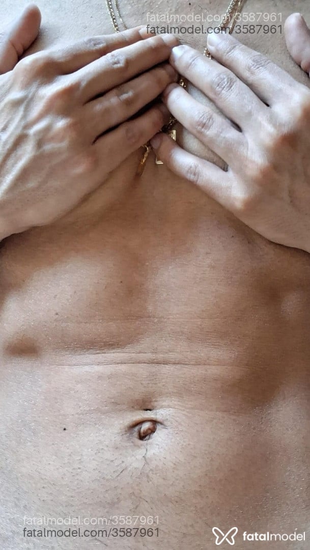 Acompanhante homem trans morena (o) de olhos castanhos - Dante