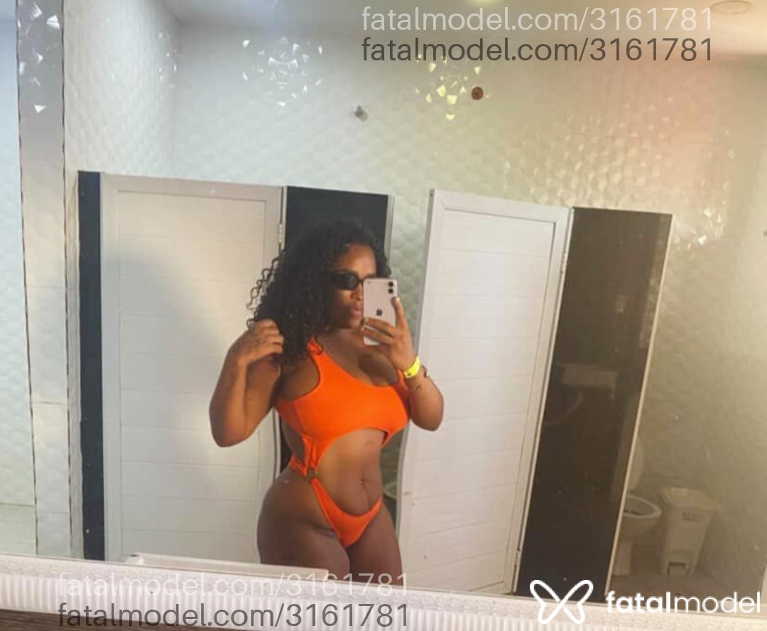 Acompanhante mulher morena (o) de olhos castanhos - Rebeca Lopes