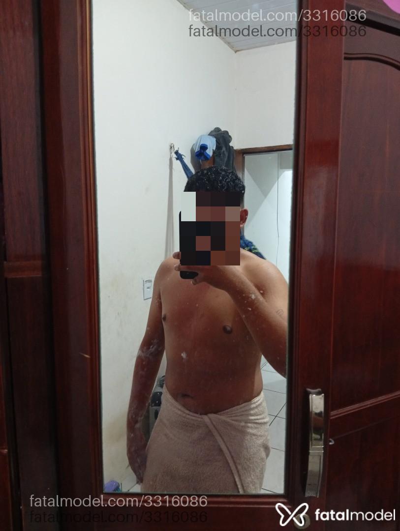 Acompanhante homem morena (o) de olhos pretos - Freitas