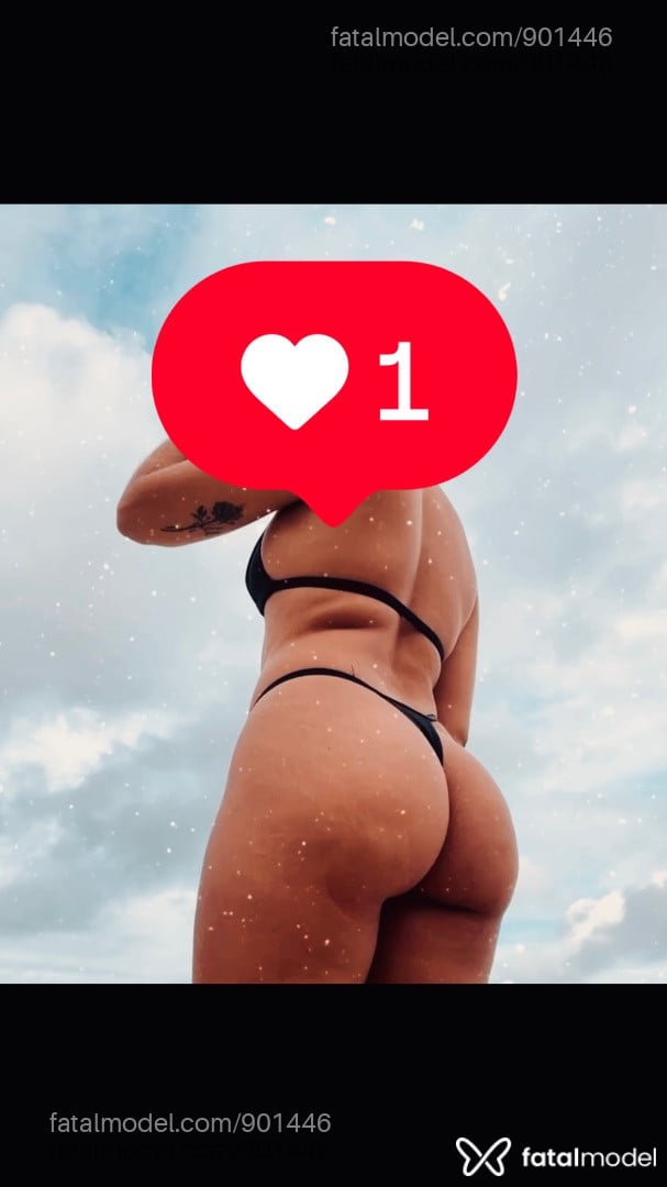 Acompanhante mulher com cabelo castanho de olhos castanhos - Lis Assis