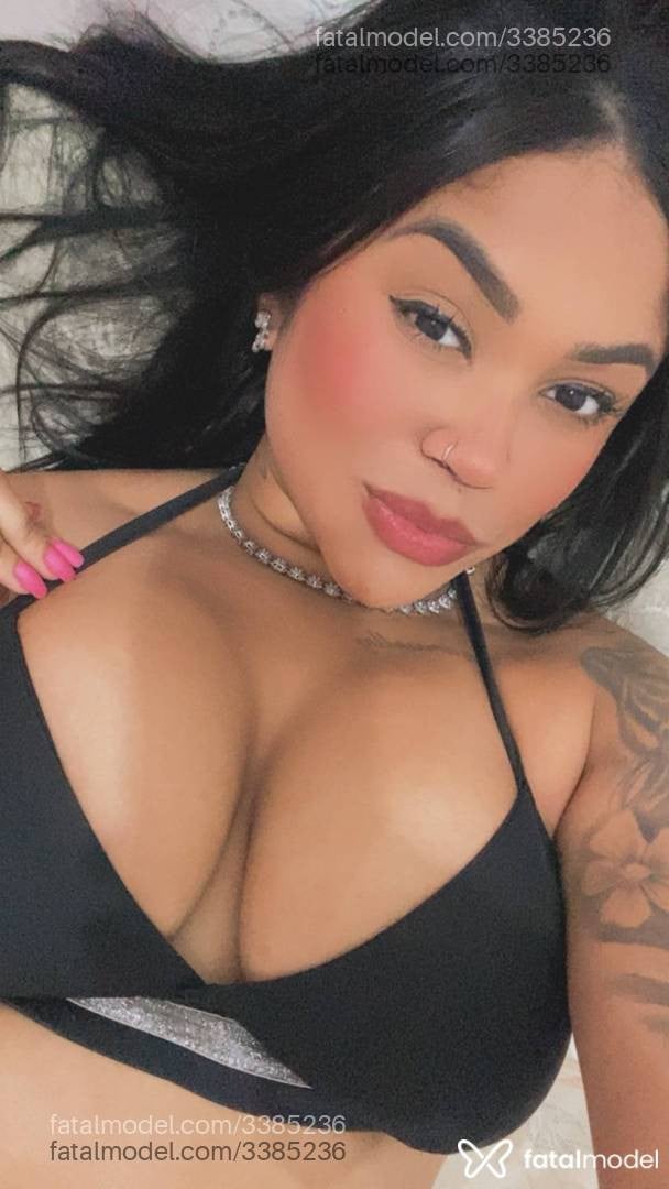 Acompanhante mulher morena (o) de olhos pretos - Thalita