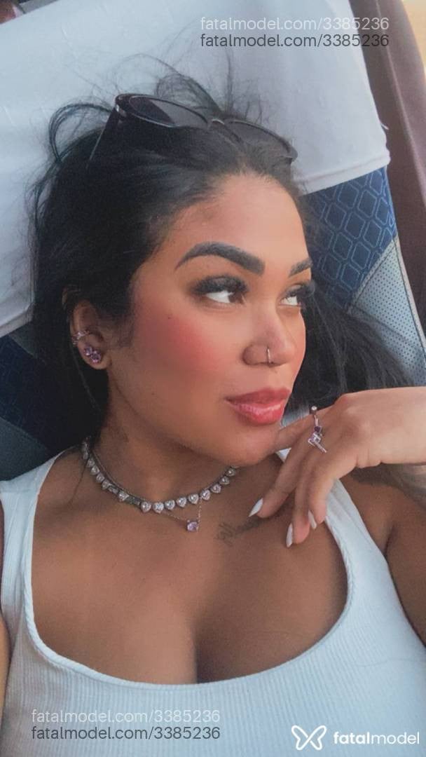 Acompanhante mulher morena (o) de olhos pretos - Thalita