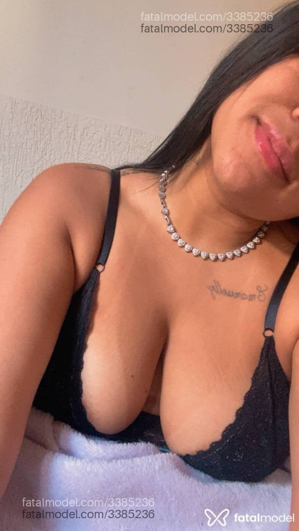 Acompanhante mulher morena (o) de olhos pretos - Thalita