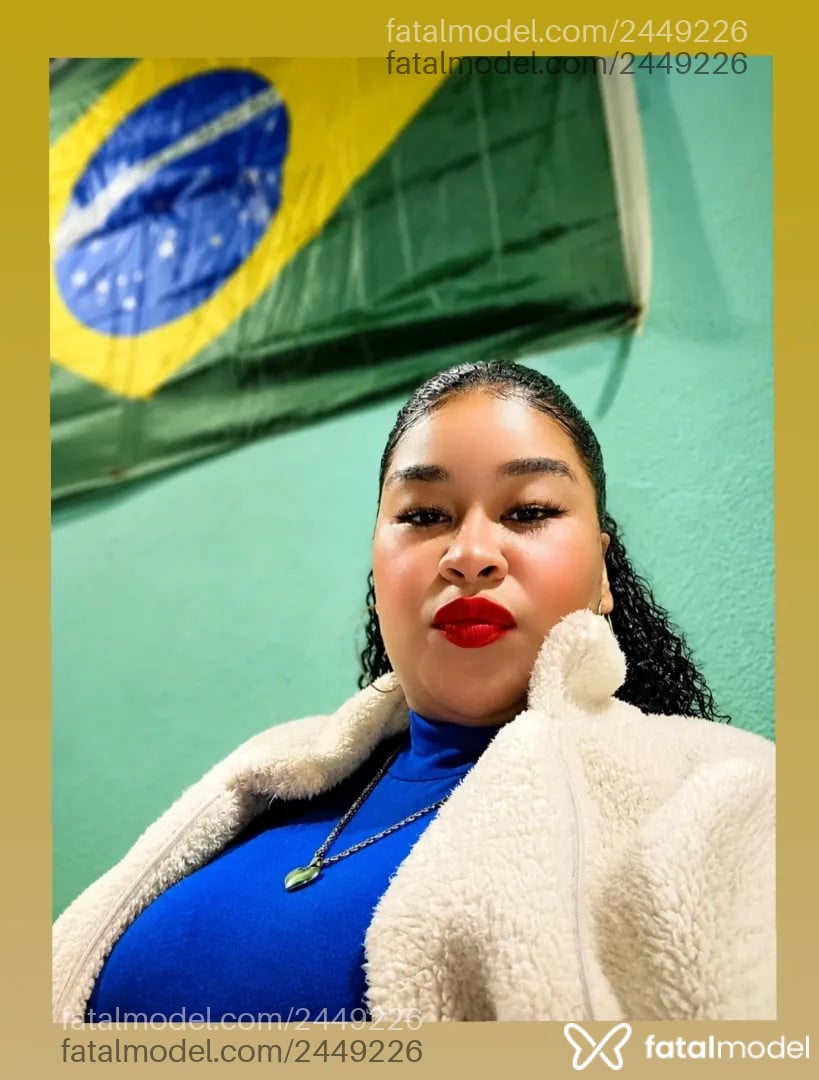 Acompanhante mulher com cabelo castanho de olhos castanhos - Nyx Oliveira