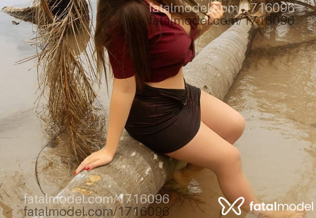 Acompanhante mulher com cabelo castanho de olhos castanhos - Lana
