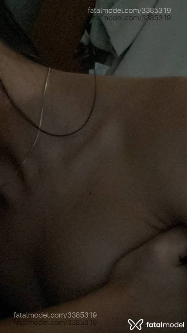 Acompanhante mulher morena (o) de olhos castanhos - Eduarda Santos Acompanhante mulher morena (o) de olhos castanhos - Eduarda Santos