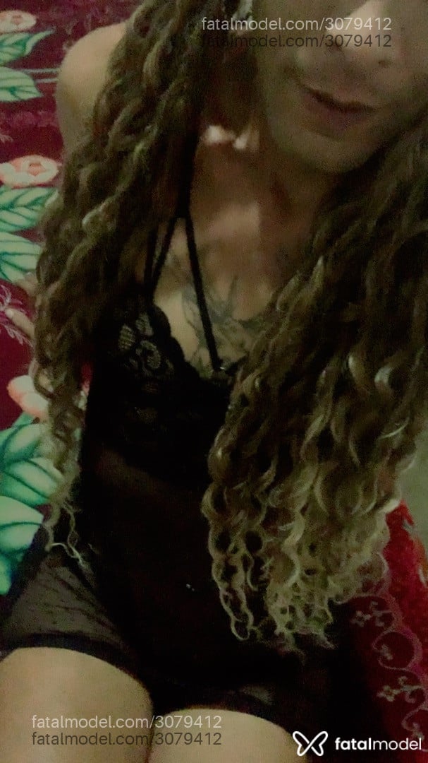 Acompanhante mulher trans loira (o) de olhos castanhos - Macaíbadot