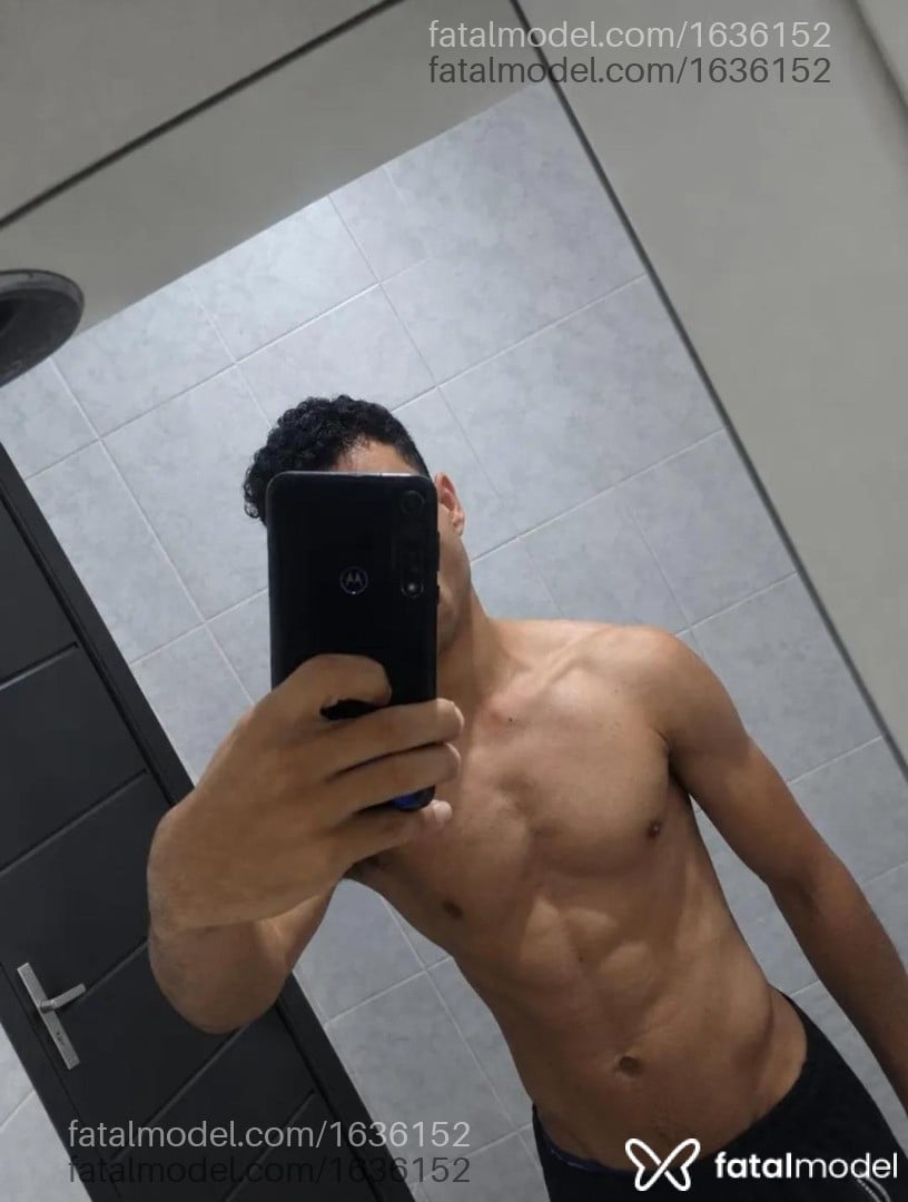 Acompanhante homem morena (o) de olhos castanhos - Morenodpgda