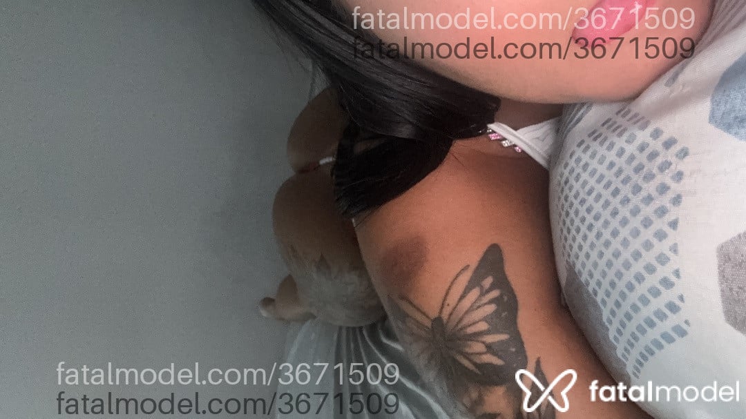 Acompanhante mulher morena (o) de olhos pretos - Luazinha