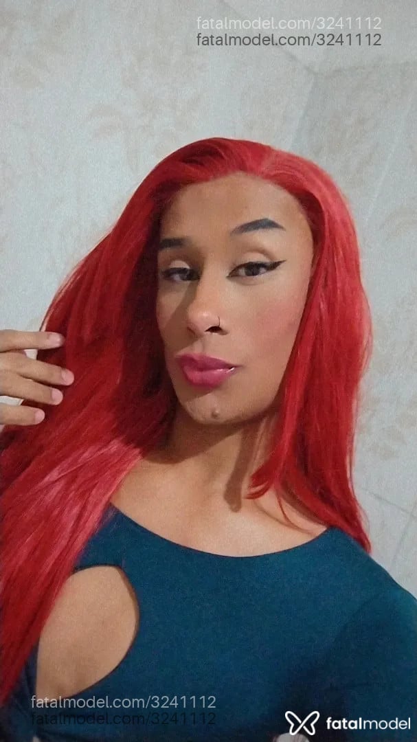 Acompanhante mulher trans morena (o) de olhos castanhos - Giully