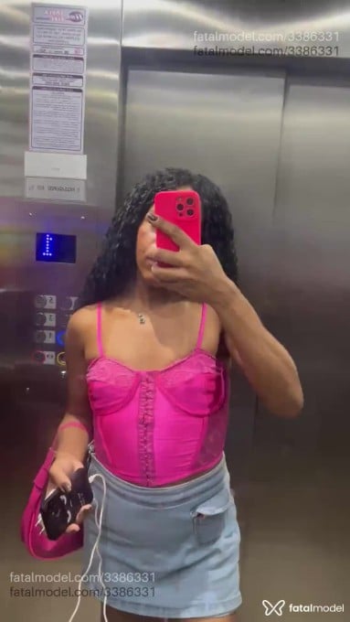 Acompanhante mulher trans morena (o) de olhos pretos - Angell Acompanhante mulher trans morena (o) de olhos pretos - Angell