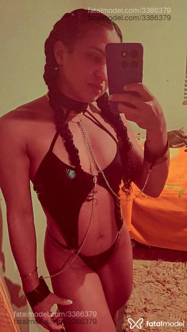 Acompanhante mulher morena (o) de olhos pretos - Fernanda
