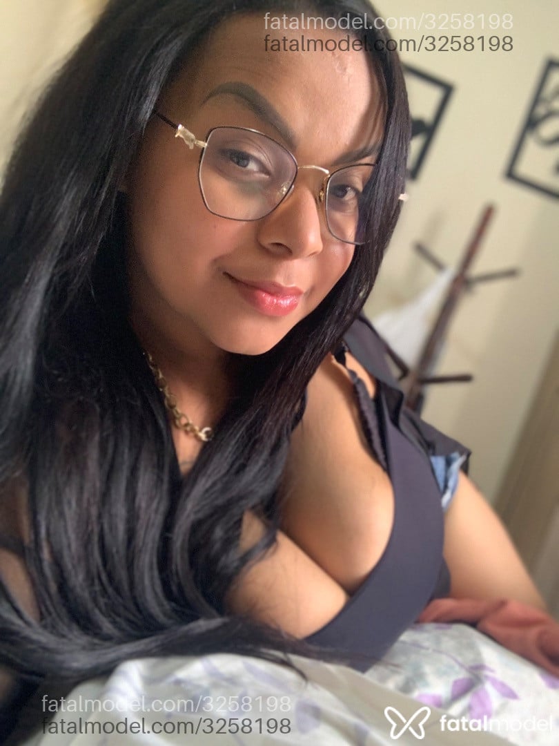 Acompanhante mulher morena (o) de olhos castanhos - Anaally